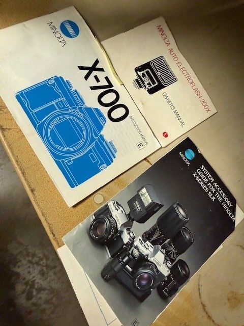 Vintage Minolta X-700 35mm SLR Film Camera with accessories - Image 10